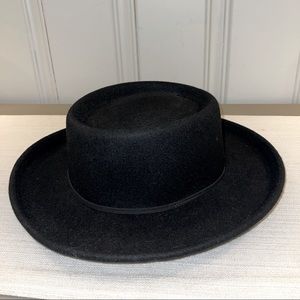 New! Universal Thread Women’s Black Wool Hat